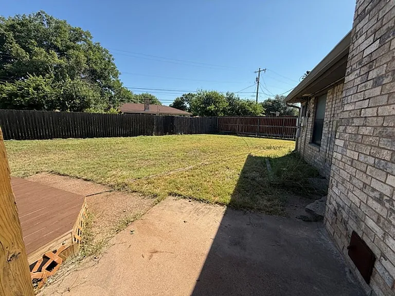 4608 Oak Knoll St — Photo 28