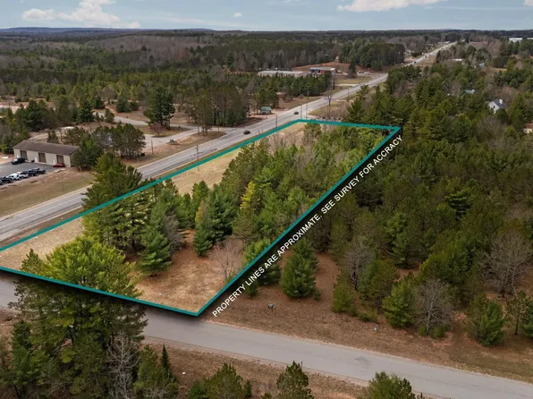 33 Old Cabin Dr #33, Interlochen, MI 49643