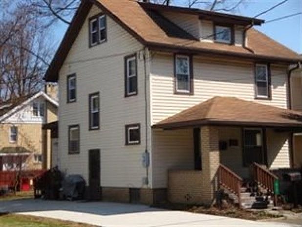 1st image of 418 S Walnut St
