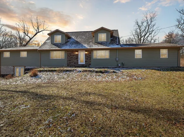 36659 49th Ave, Paw Paw, MI 49079