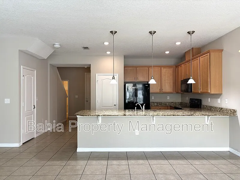 Compass Bay — Photo 2