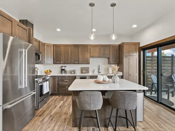 220 Columbia Meadows Dr, Columbia Falls, MT 59912