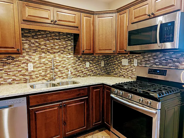 2926 Madrona St #B101 — Photo 1
