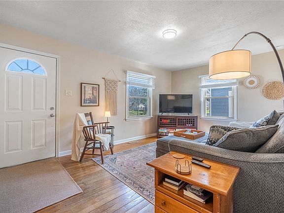 2nd image of 2112 Patterson Rd