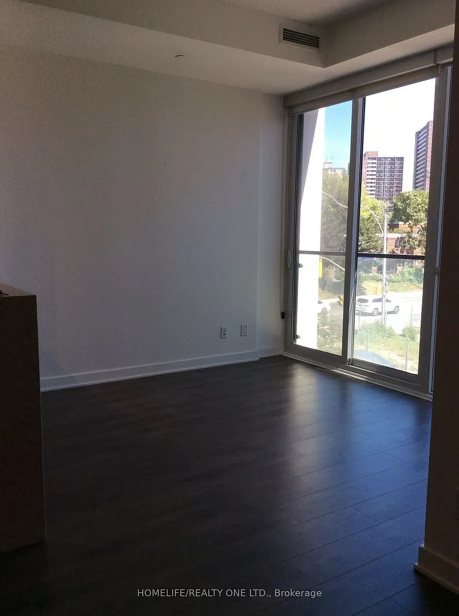 Building Photo - 170 Sumach St #302