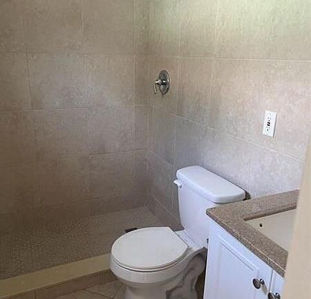 3rd image of 1021 Selkirk St #B