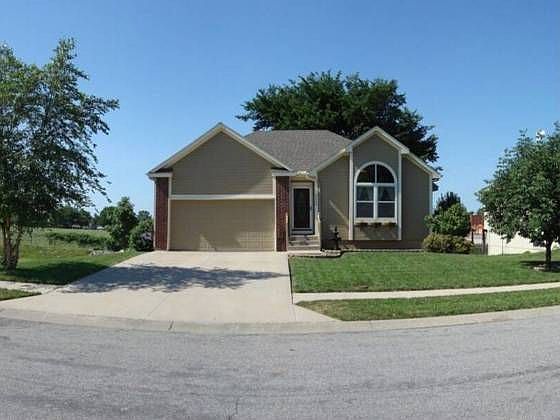 1st image of 2600 NE Horseshoe Dr
