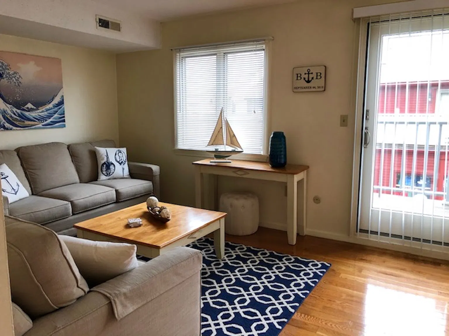 2 bed, 1.5 bath, 1181 sqft, $8,900 — Photo 2