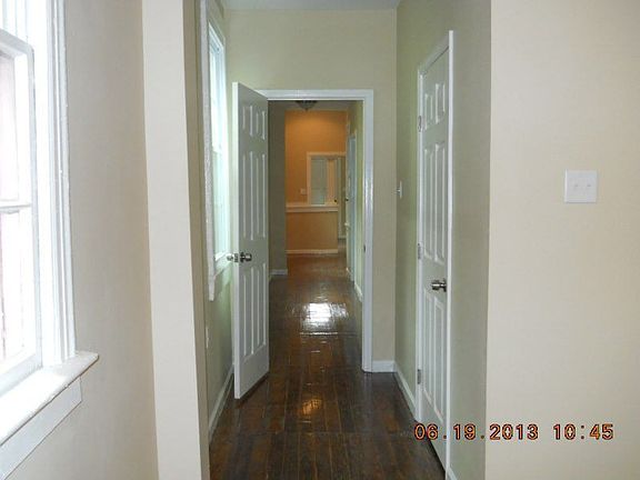 hall to independent bedrooms