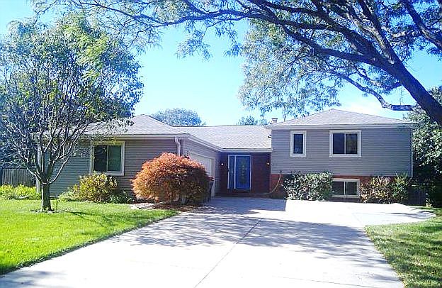 1st image of 5041 S 72nd St