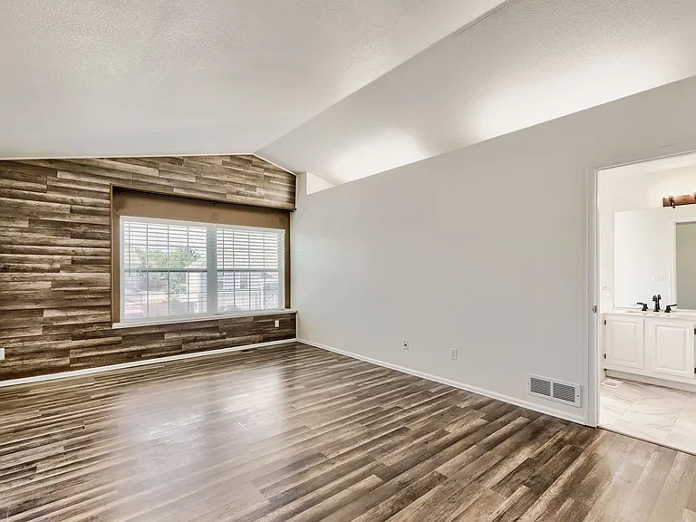 5389 E Manchester Dr — Photo 10