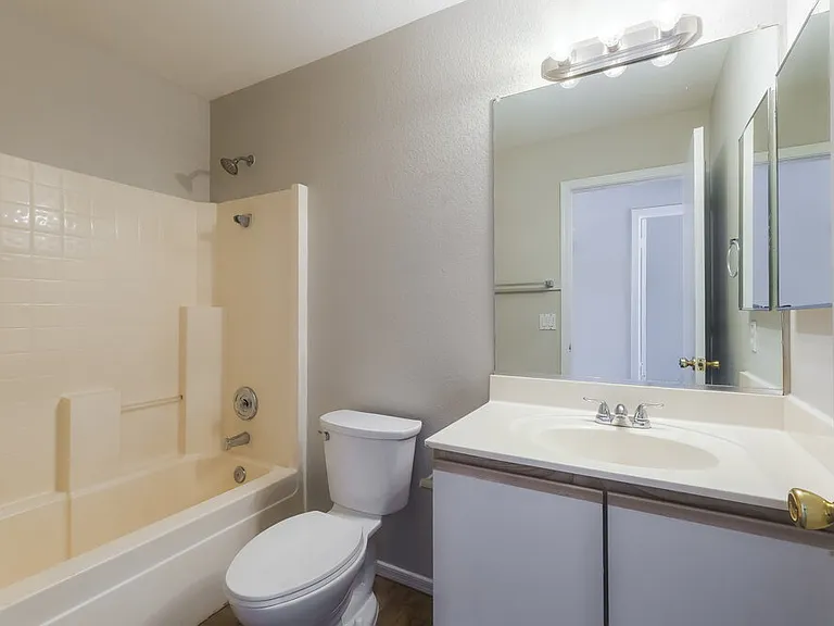 9015 W Roanoke Ave — Photo 15