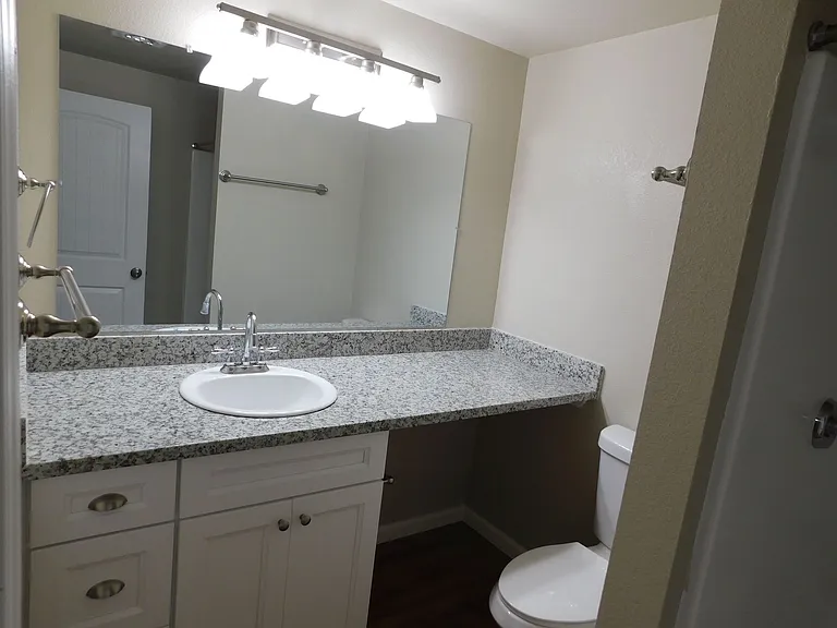 Forest Ridge Apartments — Photo 16