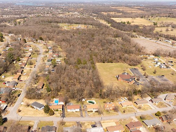 4th image of 1 Hills Ln