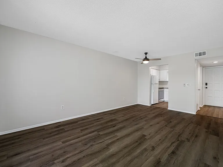 600 S Betty Ln — Photo 7
