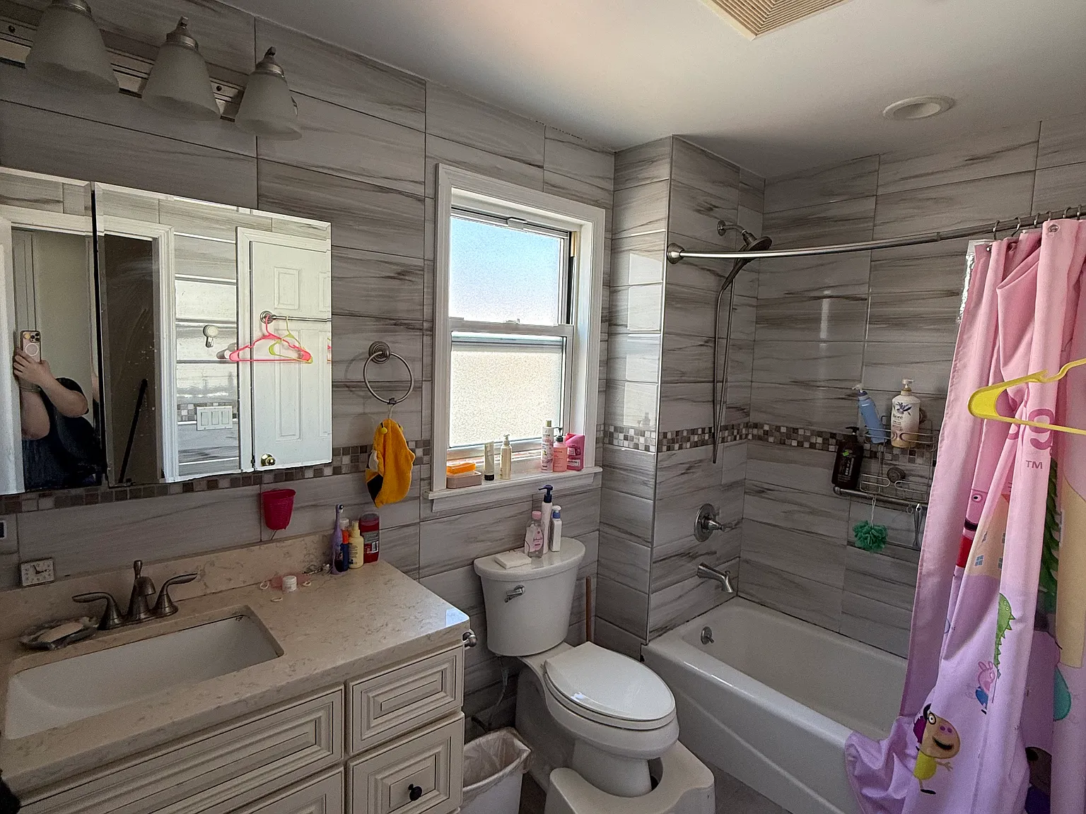 3 bed, 1256 sqft, $4,500 — Photo 3