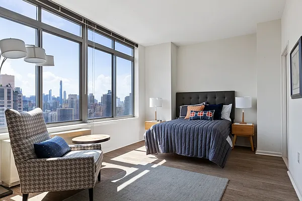 Rented by Greystar | media 2