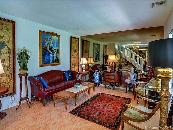 5th image of 4024 Frances Dr
