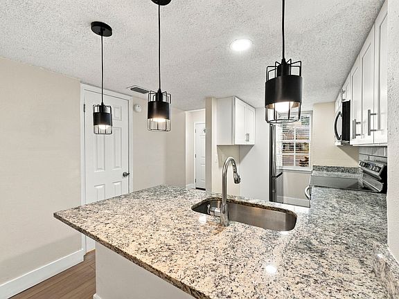 4th image of 8535 J R Manor Dr