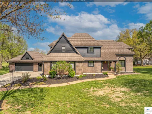 1715 Sycamore Dr, Sedalia, MO 65301