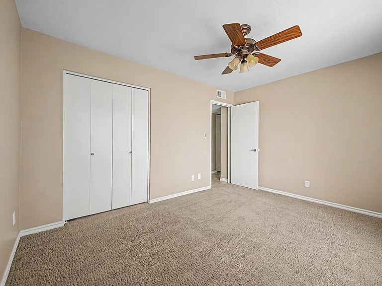 4016 W Hayward Ave — Photo 22