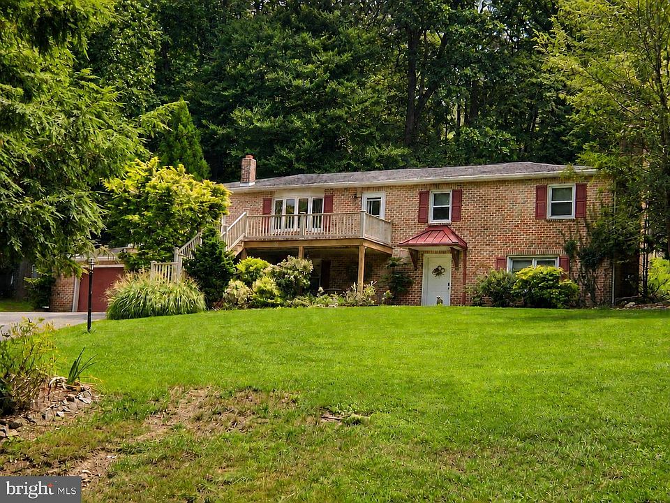 1st image of 654 Woodlawn Dr