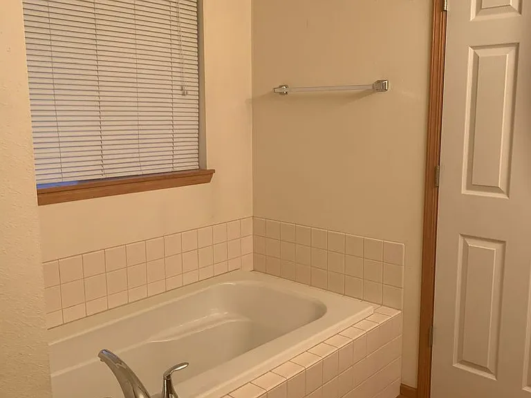1163 Homestead Dr — Photo 7
