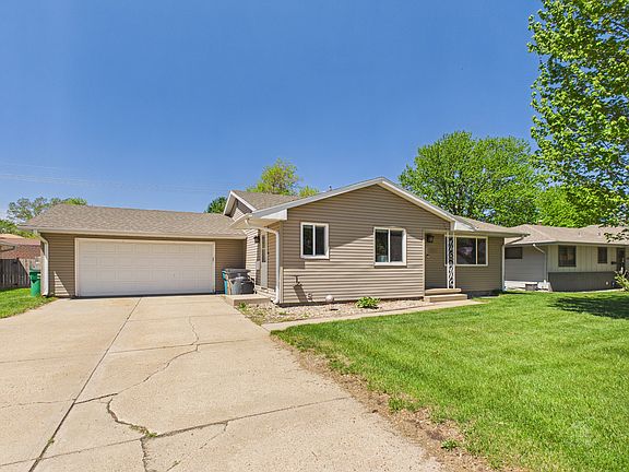 4th image of 1008 Pleasant View Dr