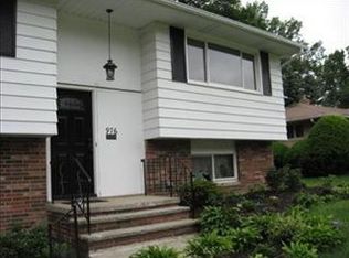 976 E Decker Dr, Seven Hills, OH