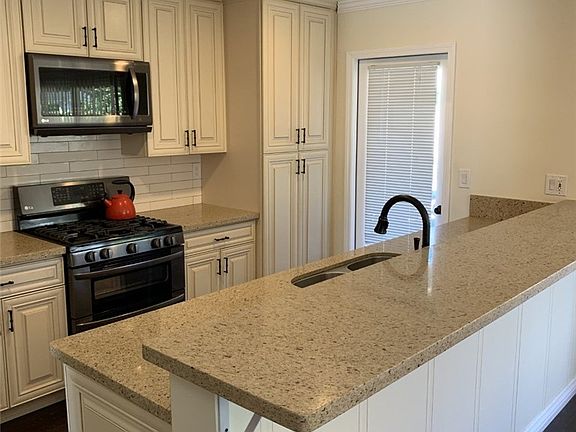 4th image of 7740 Sale Ave