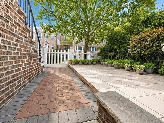 2nd image of 1832 Haring St #2