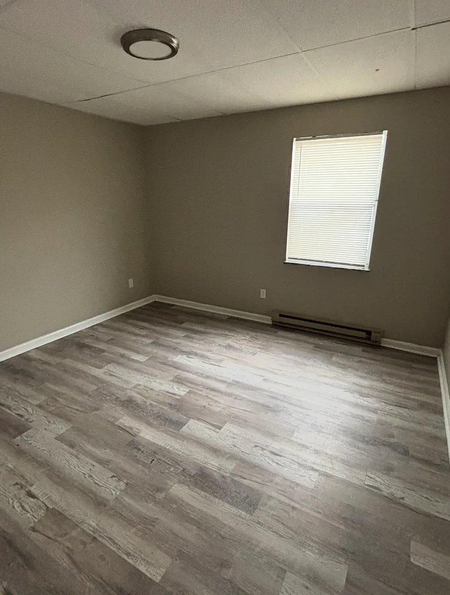 Building Photo - 392 Britton Ave #1