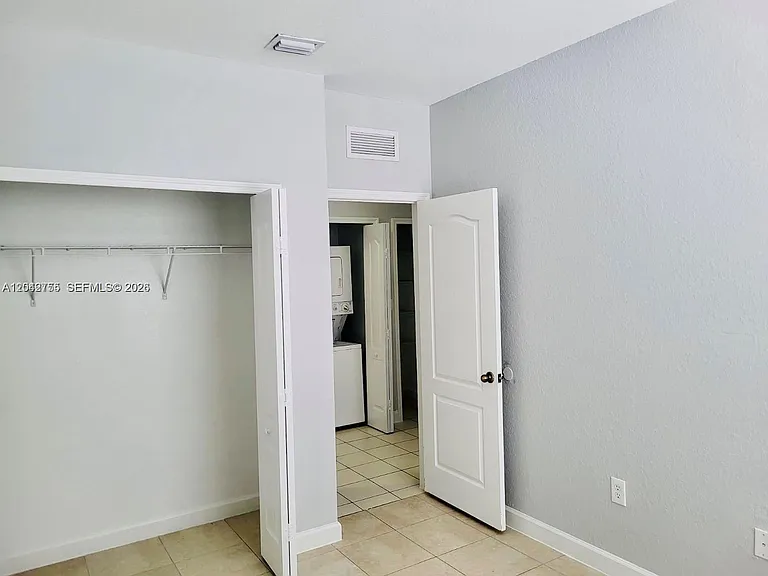1543 SE 25th St #207 — Photo 7