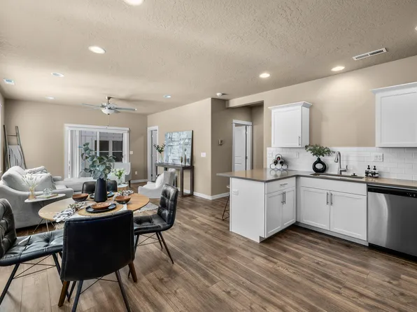 3470 NW 7th St, Redmond, OR 97756