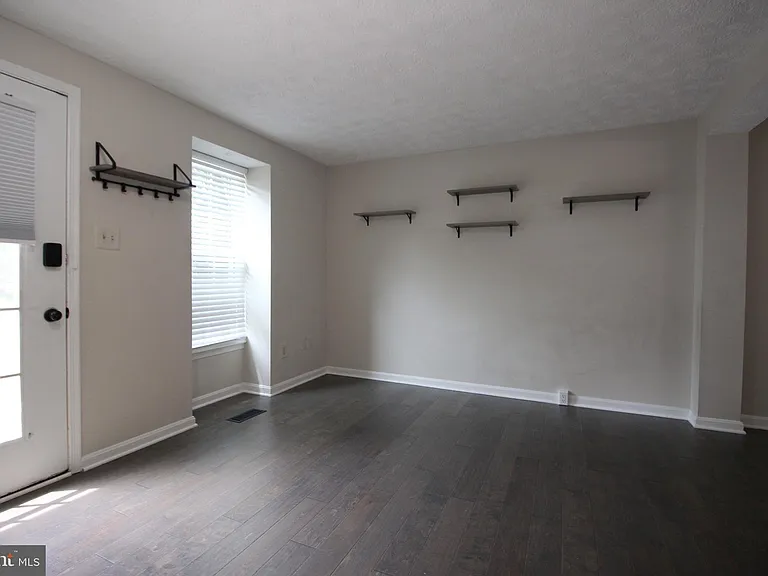 11916 Fieldthorn Ct — Photo 3