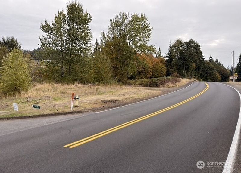 3rd image of 106 Greystone Rd