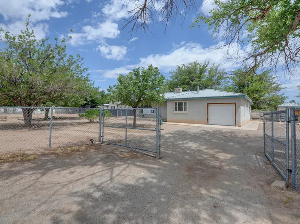 2323 Metzgar Rd SW, Albuquerque, NM 87105