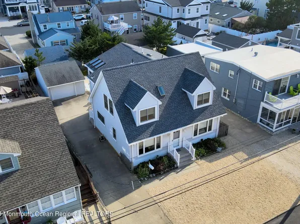 8 New Jersey Avenue, Lavallette, NJ 08735