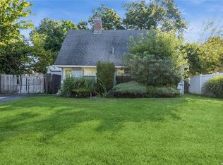 48 Bloomingdale Rd, Levittown, NY 11756