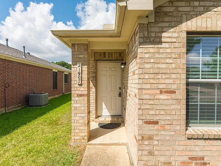 21907 Willow Shade Ln — Photo 18