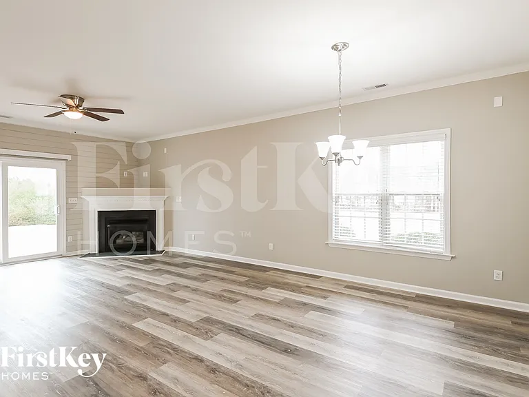 2209 Castle Pines Dr — Photo 4