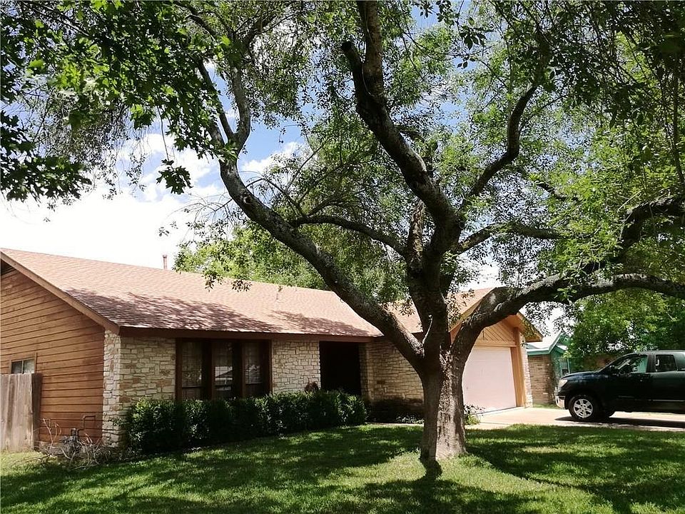 1st image of 3204 Monument Dr