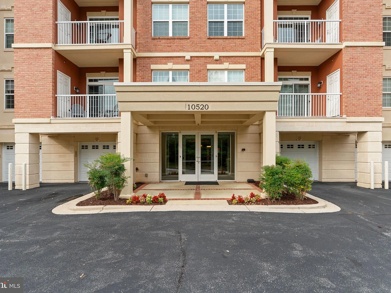 2 bed, 2.0 bath, 1439 sqft, $3,100 — Photo 2