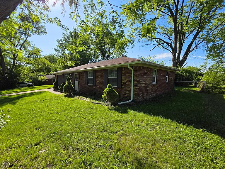 10359 Chris Dr — Photo 2