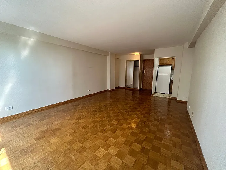 4180 Marine Terrace Apartments — Photo 19