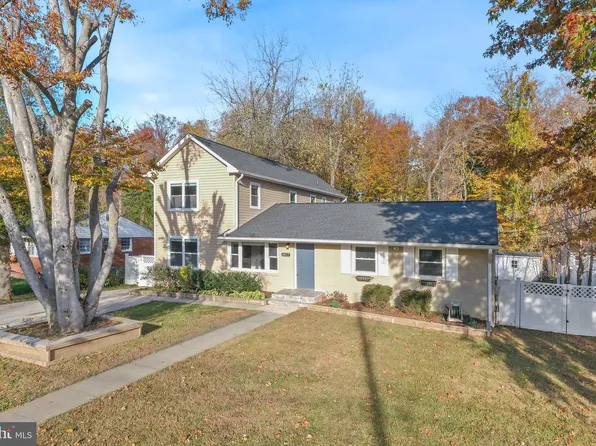 8817 Lagrange St, Lorton, VA 22079