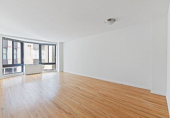 4th image of 48 W 68th St APT 11E