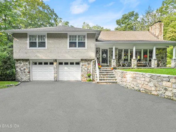 21 Barton Ln, Cos Cob, CT 06807