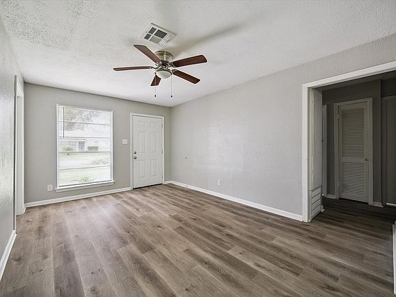 2nd image of 3121 Proswimmer St
