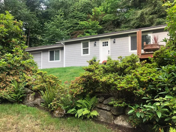 606 8th Ct, Fox Island, WA 98333